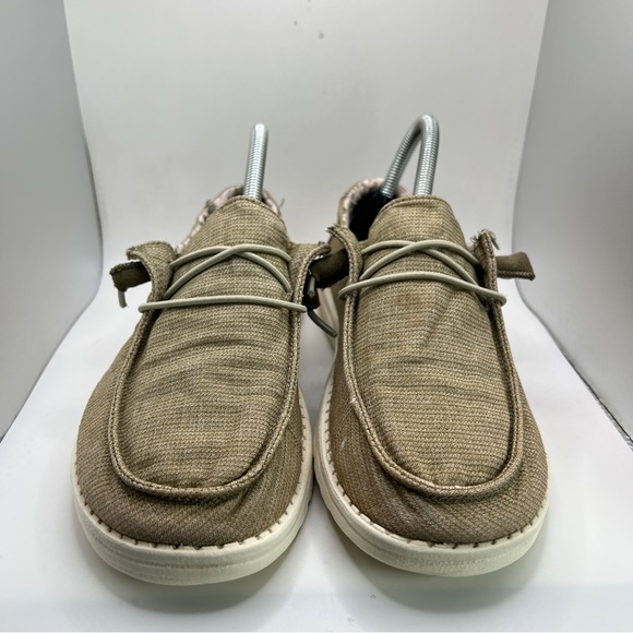 Women’s Hey Dude’s Size 9 - Picture 2 of 10